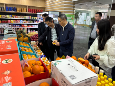 重慶市財政局黨組成員、二級巡視員唐峰帶隊考察調研市農產品集團